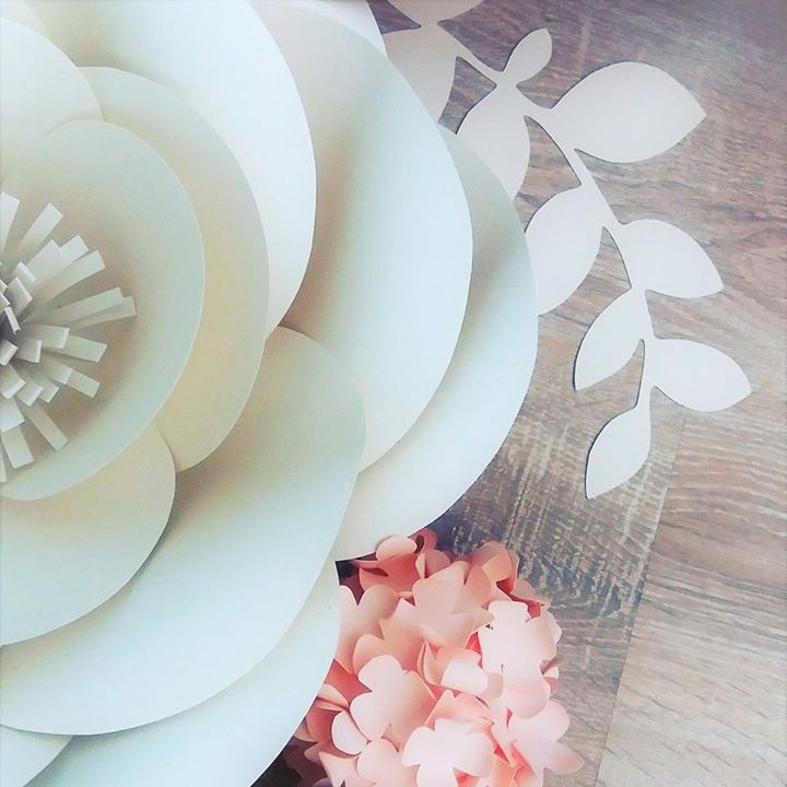 Custom made Paper Flowers Bot for Facebook Messenger