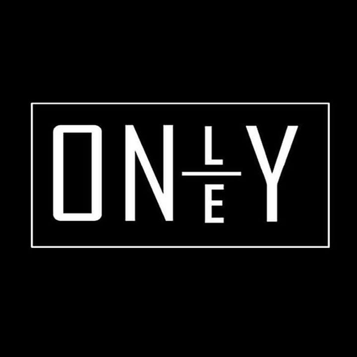 Onley Fashion Design  唯一服装店 Bot for Facebook Messenger