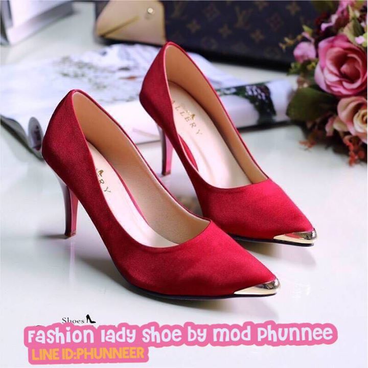 รองเท้ากระเป๋าแฟชั่นผู้หญิง สวยๆ Fashion Lady Shoe &Bag By Mod Phunnee Bot for Facebook Messenger