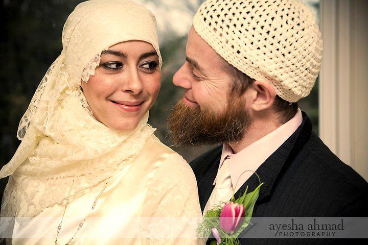 HAPPY MUSLIM HUSBAND & WIFE Bot for Facebook Messenger