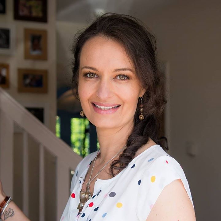 Dr. Lara Zib - live healthy happy & free Bot for Facebook Messenger