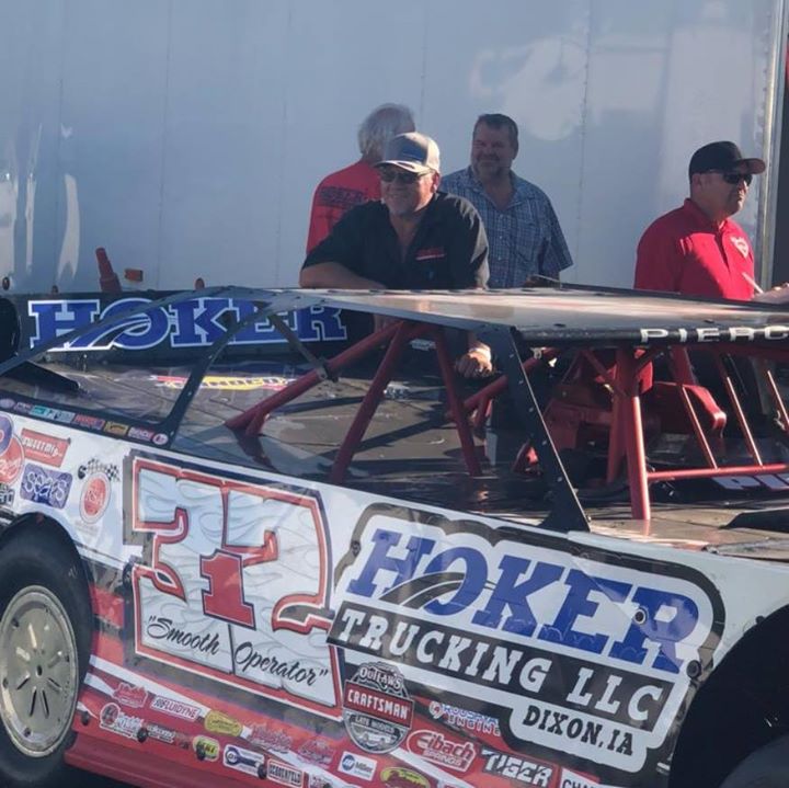 Hoker Trucking LLC