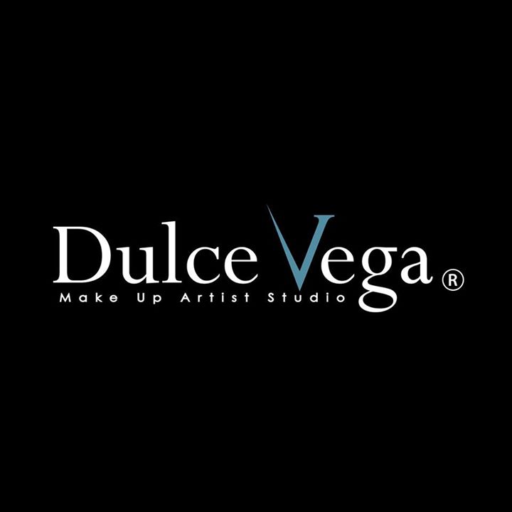 DULCE VEGA makeup artist studio Bot for Facebook Messenger